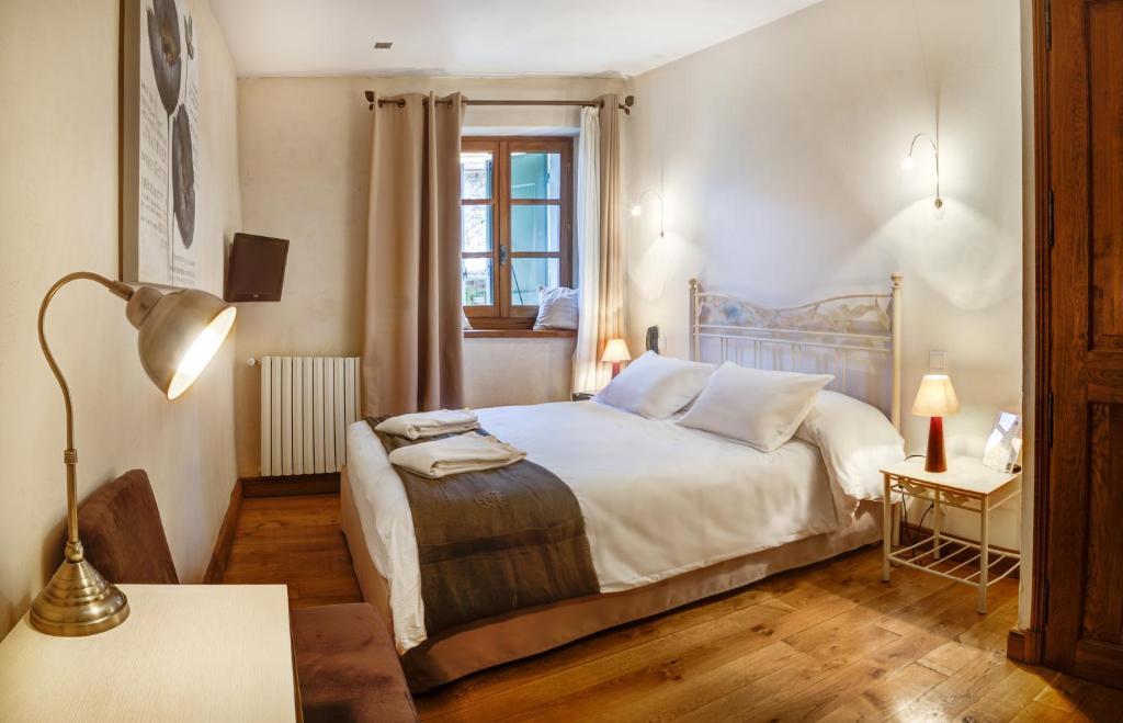 Hotel Les Remparts Mirepoix  Δωμάτιο φωτογραφία