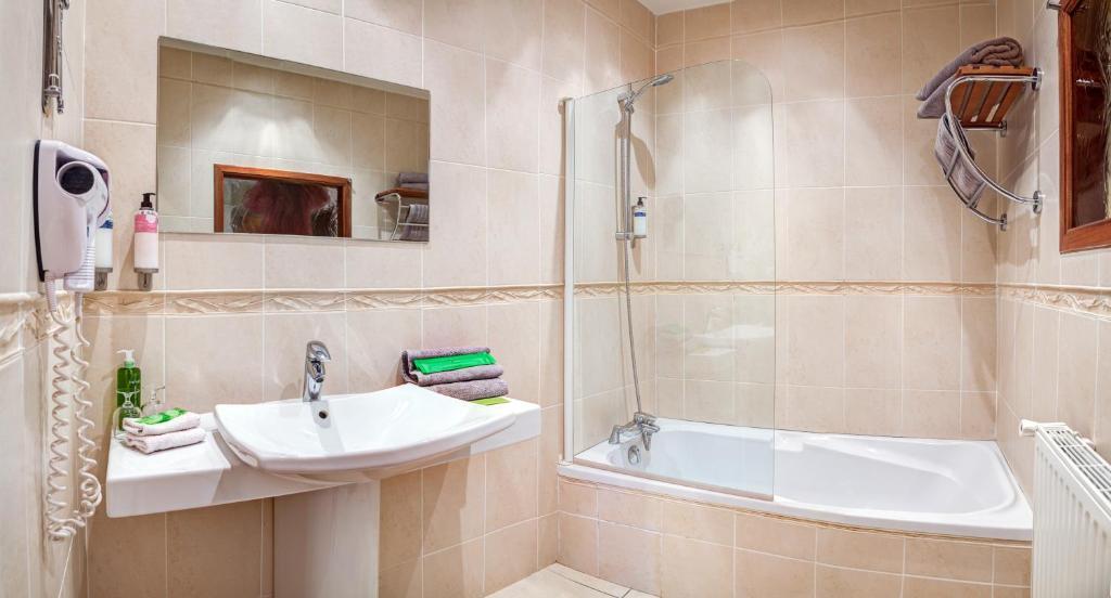 Hotel Les Remparts Mirepoix  Δωμάτιο φωτογραφία