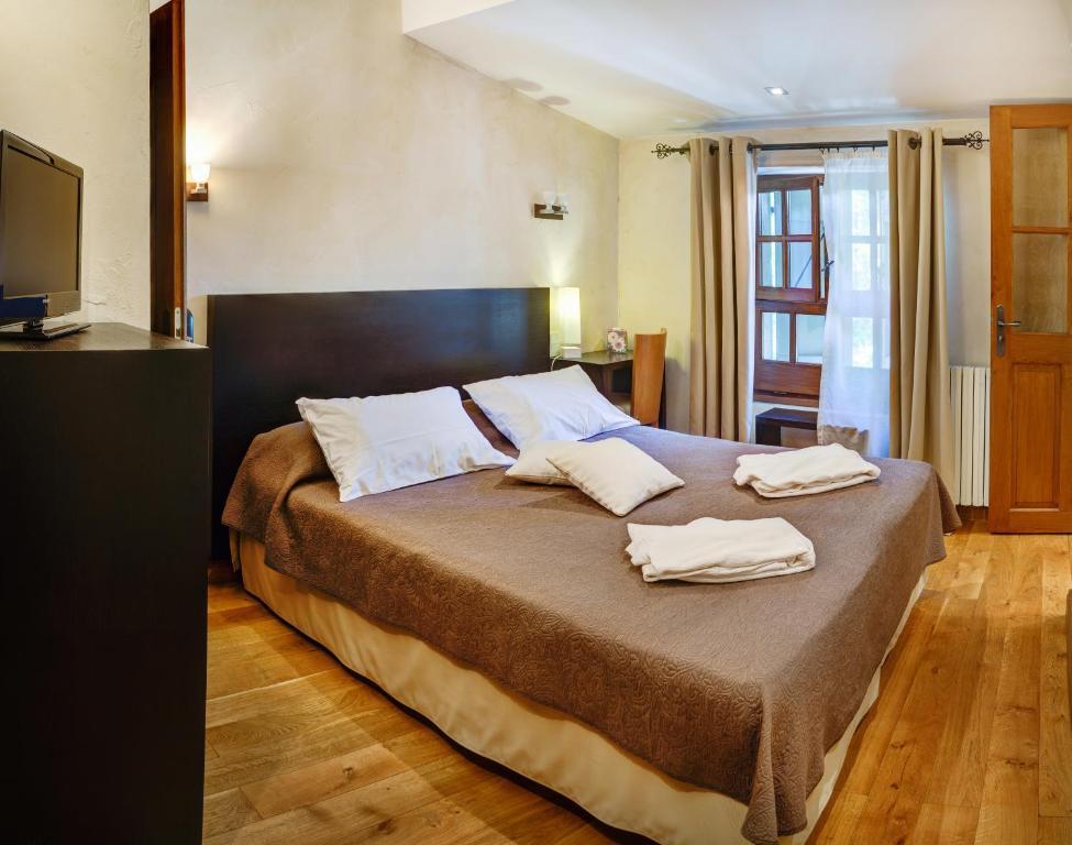 Hotel Les Remparts Mirepoix  Δωμάτιο φωτογραφία